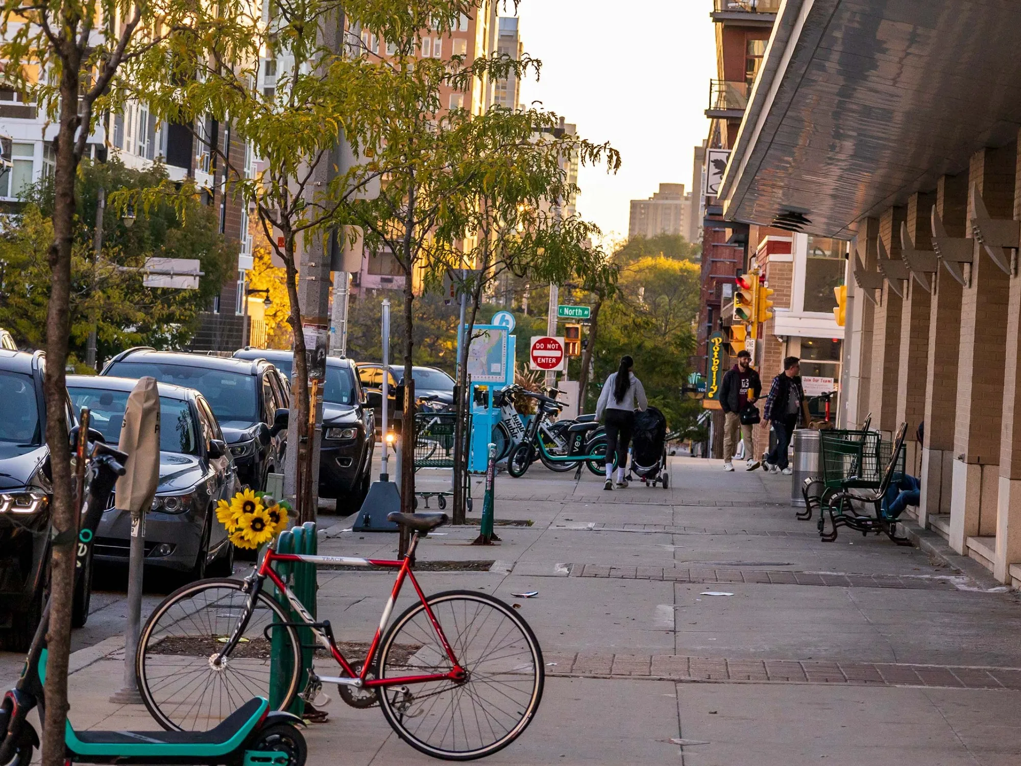 NEIGHBORHOOD AMENITIES